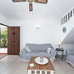 別荘 Nueva Townhouse ネルハ