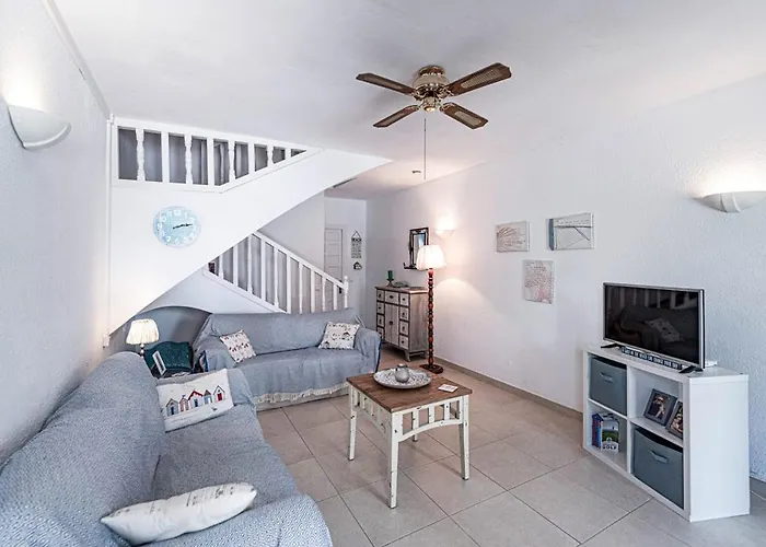 Nueva Townhouse Nyaraló