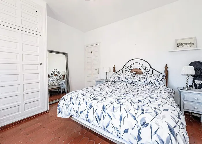 Nueva Townhouse بيت للعطل